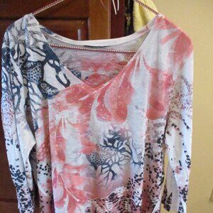Women's XL V-Neck Top/Blouse/Tunic with 3/4 Length Sleeves